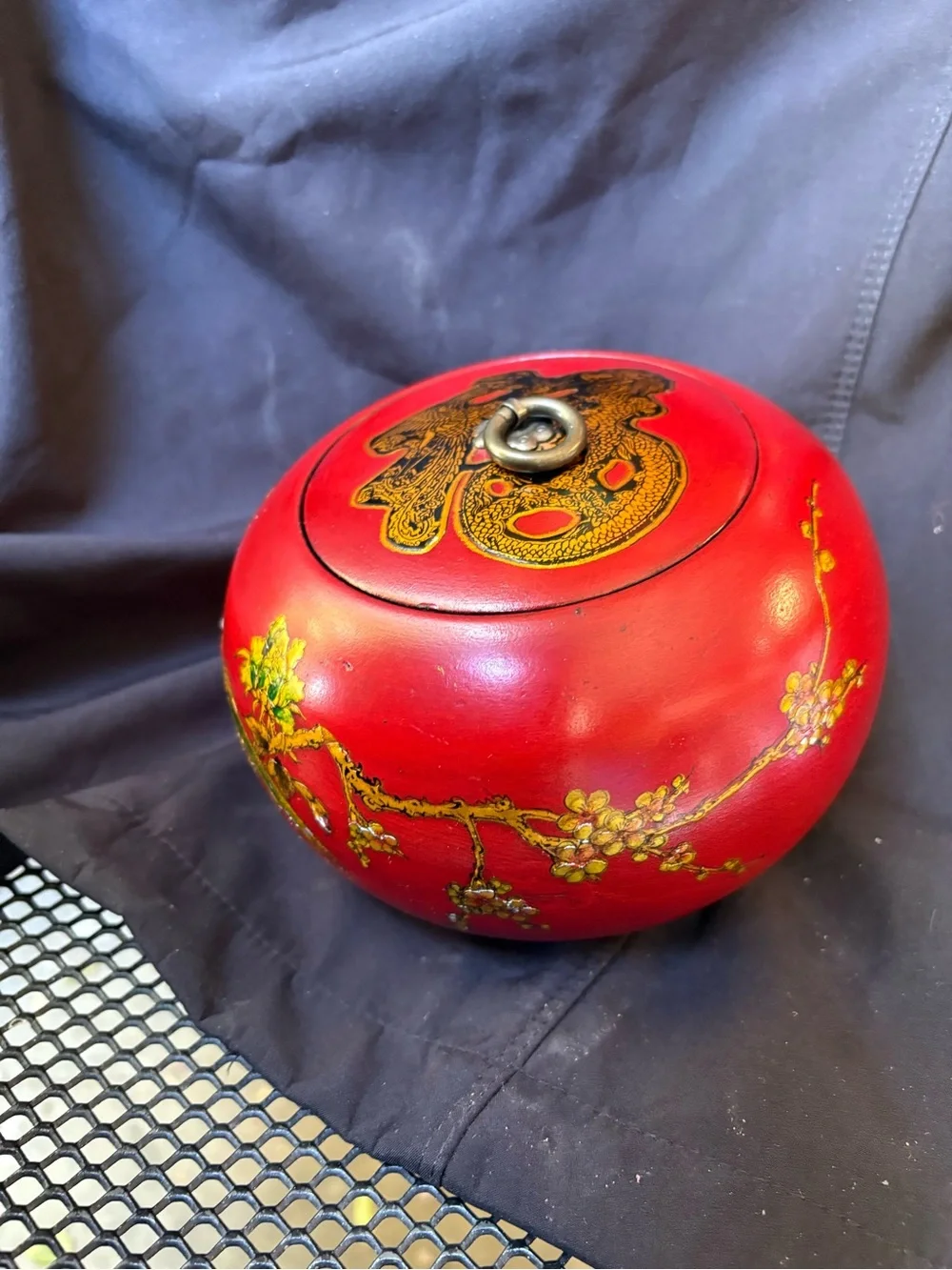 vintage Chinese red lacquered and hand-painted round wooden container